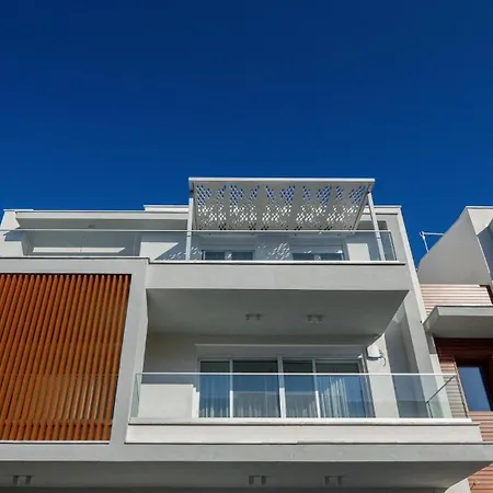 Victoria Apartment
