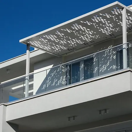 Victoria Apartment *