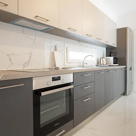 Victoria Apartment