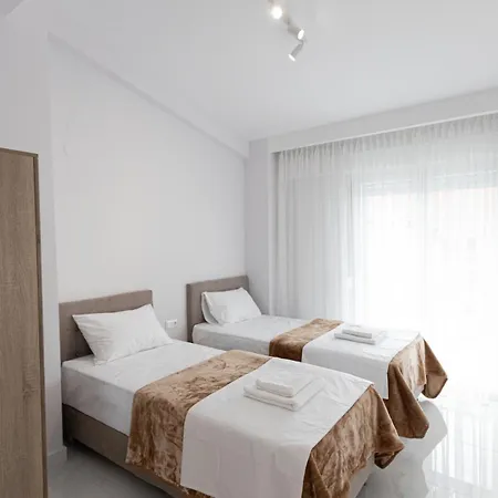 Victoria Apartment *